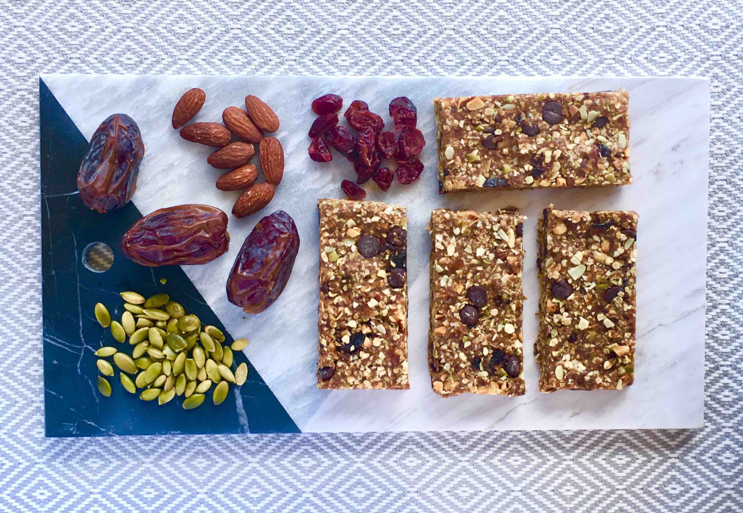 Barres tendres aux amandes et dattes