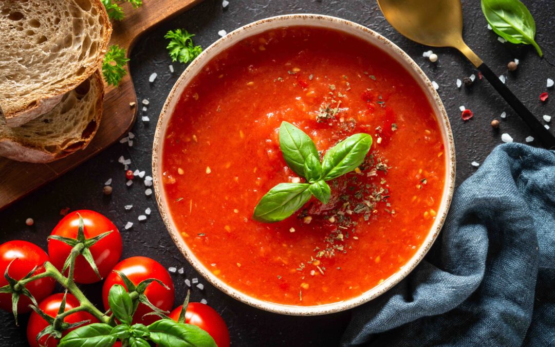Potage aux tomates fraiches et poivrons grillés